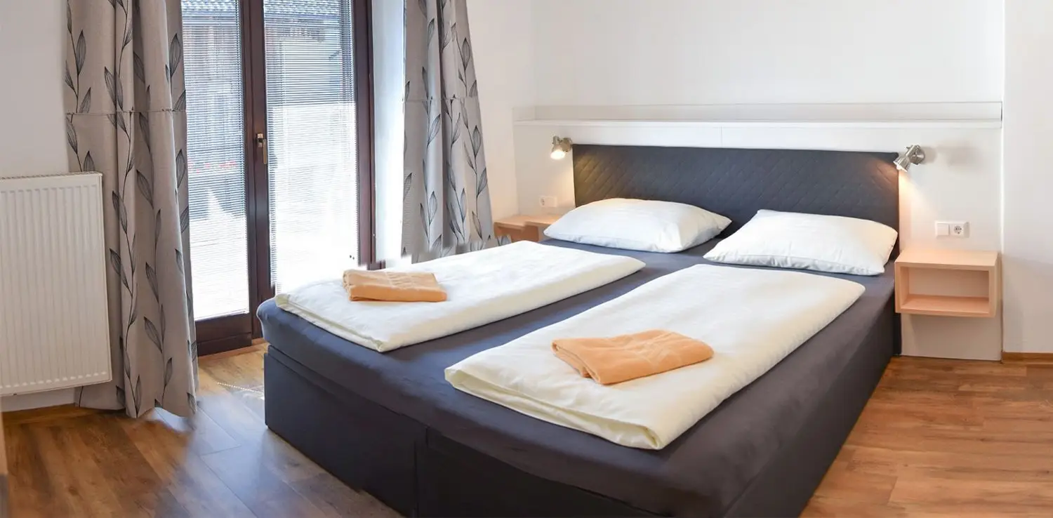 Zimmer mit Doppelbett